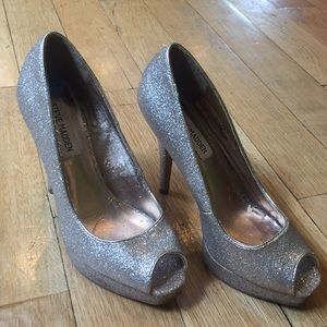 STEVEN MADDEN P-Kelle gold glitter platform ✨